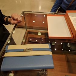 Hermès