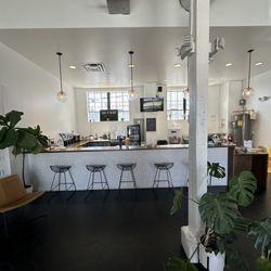 Magic City Nutrition - The counter is clean and simple