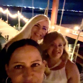 Taboo Cancun - Friends enjoying our evening at Tabu - Mediterranean Near Me - Cancún, ROO