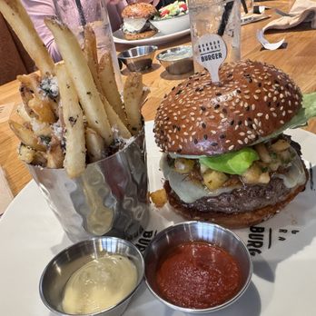 Gordon Ramsay Burger - Vancouver - Specialty Island burger - Burgers Near Me - Coquitlam, British Columbia Gordon Ramsay Burger - Vancouver - Specialty Island burger - Burgers Near Me - Coquitlam, British Columbia