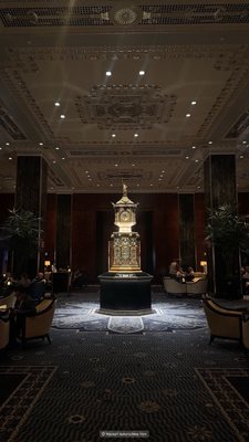 Peacock Alley by null