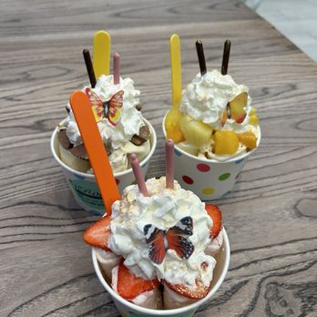 iRoll Ice Cream - Strawberry Yum, Reese's Roll, Sunny NoHo - Ice Cream & Frozen Yogurt Near Me - North Hollywood, California