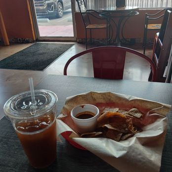 El Rustico 2 - Jamaica and chips/salsa - Mexican Near Me - Tucson, Arizona