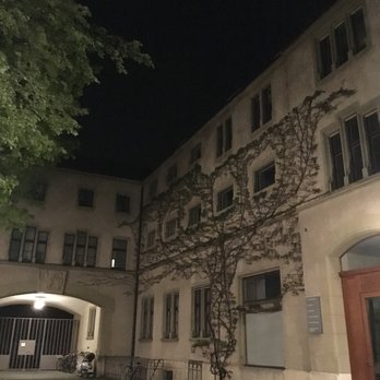 Hotel brasserie au violon - the courtyard - Hotels Near Me - Basel, BS