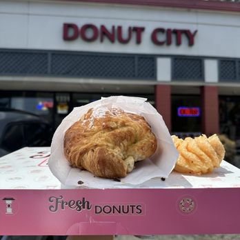 DONUT CITY - Donuts Near Me - Santa Rosa, California DONUT CITY - Donuts Near Me - Santa Rosa, California