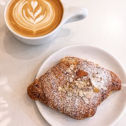 Cloudy Cafe - Almond croissant