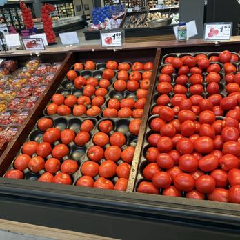 Living Fresh Market - Tomato Varieties - Grocery Near Me - Forest Park, Illinois Living Fresh Market - Tomato Varieties - Grocery Near Me - Forest Park, Illinois