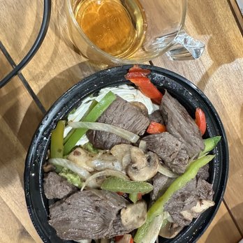 Los Compadres - a bowl of beef and peppers - Mexican Near Me - Fort Lee, New Jersey