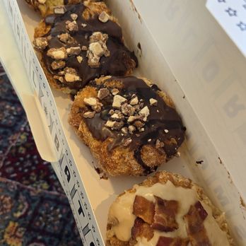 Parlor Doughnuts - Donuts Near Me - Rolling Meadows, Illinois Parlor Doughnuts - Donuts Near Me - Rolling Meadows, Illinois