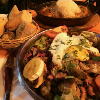 Chez Gladines - Poulet basquaise & 5 diamond salad - Basque Near Me - Paris, 75