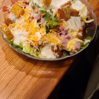 Cattleman's Roadhouse - Salad bar is awesome.  Fresh and plenty of items to make that salad awesome! - Steakhouses Near Me - Georgetown, Kentucky