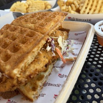 Bruxie - Chicken Shop Near Me - Los Angeles, California