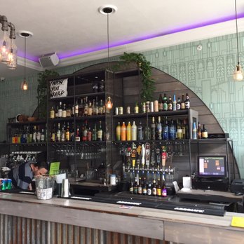 Beds N' Drinks - Stylish bar! - Hostels Near Me - Miami, Florida