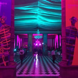 Mansión Magnolia - Entrada principal y decorada para un evento del FICG