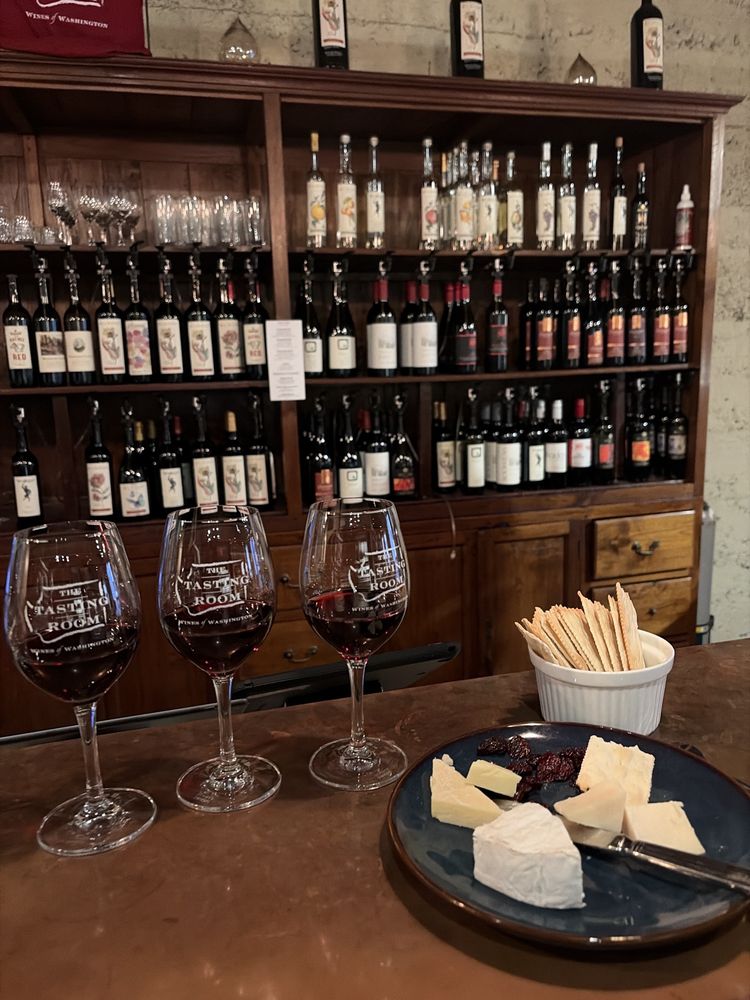 Wines of Washington Tasting Room - vineyard in Seattle, WA