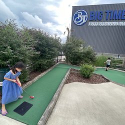 Outside mini golf