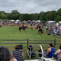 Oneida Apple Orchard - Barrel racing and loads of information.