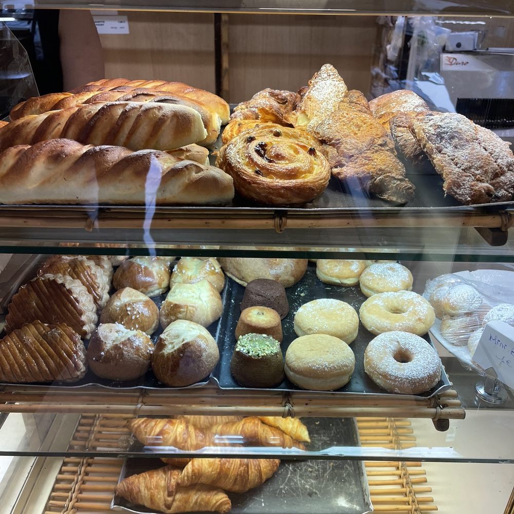 Saveurs de Pains Vennoiserie - display - Bakeries Near Me - Paris, 75