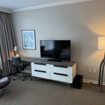 Hyatt Centric Downtown Minneapolis - T.V. and desk and chair work station - Hotels Near Me - Minneapolis, Minnesota Hyatt Centric Downtown Minneapolis - T.V. and desk and chair work station - Hotels Near Me - Minneapolis, Minnesota