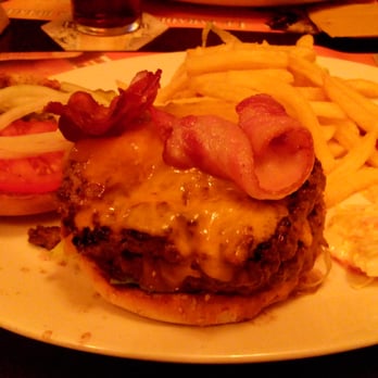 The Trinity Irish Pub - Double Cheese mit Bacon. - Irish Pub Near Me - Lugano, TI The Trinity Irish Pub - Double Cheese mit Bacon. - Irish Pub Near Me - Lugano, TI
