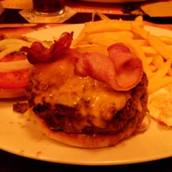 The Trinity Irish Pub - Double Cheese mit Bacon.