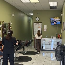 Shila Eyebrows Threading - Clean and well-kept. Another win :) The ladies working on this day were very friendly.