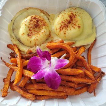 Guieb Cafe - Eggs Benedict with Sweet Potato Fries - New American Near Me - Honolulu, Hawaii