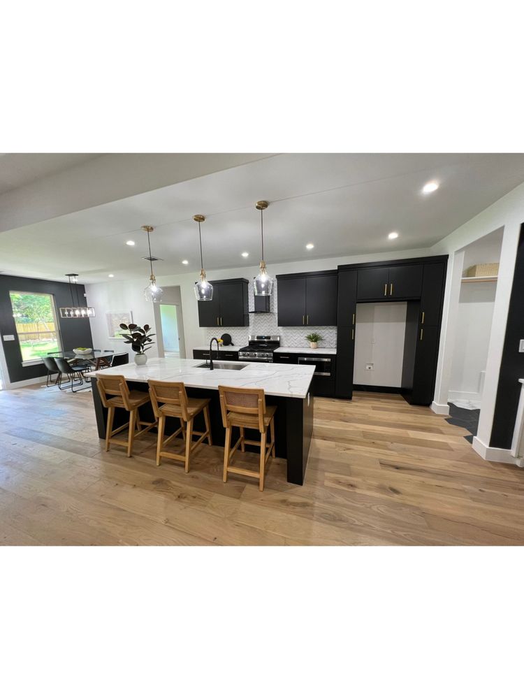 Slide of Maestros Home Services