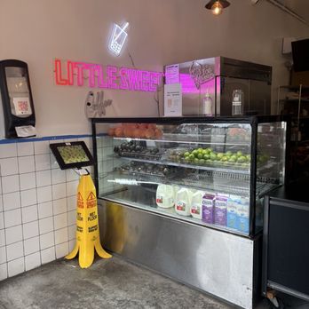 Little Sweet - Decor - Bubble Tea Near Me - San Francisco, California