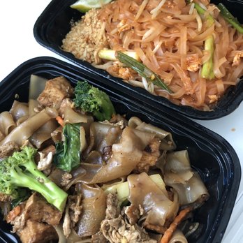 Chaba Thai Kitchen - Pad Thai and Pad See Ew (SOOO YUMMY) - Thai Near Me - San Diego, California