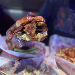 Bubba's 33 - Bacon Cheeseburger