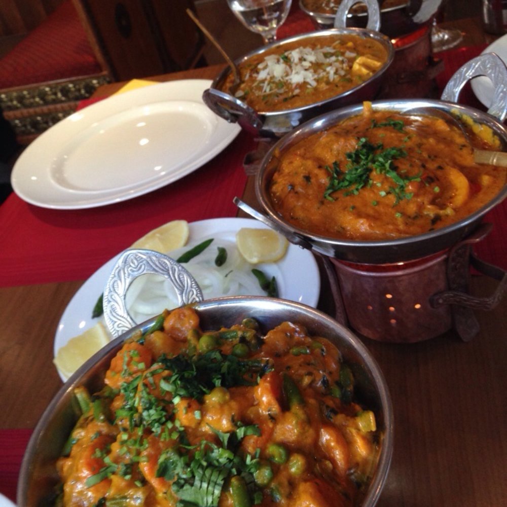 Rangoli - Shrimp with vegetables, daal, salmon and paneer curry - Indian Near Me - Cologne, NW