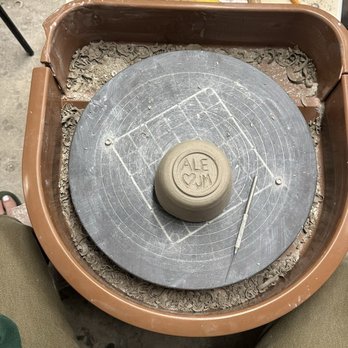 Full-Circle Pottery - Art Classes Near Me - Los Angeles, California Full-Circle Pottery - Art Classes Near Me - Los Angeles, California