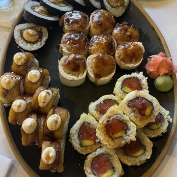 Ikebana Sushi Bar - Guaynabo - Clockwise from top: Leila roll (6 piecer), Mexican roll Spicy Lola roll Caribben roll - Sushi Bars Near Me - Guaynabo, Puerto Rico Ikebana Sushi Bar - Guaynabo - Clockwise from top: Leila roll (6 piecer), Mexican roll Spicy Lola roll Caribben roll - Sushi Bars Near Me - Guaynabo, Puerto Rico