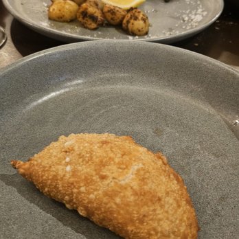 The Grill - Creamy corn enpanadas - American Near Me - Cancún, ROO The Grill - Creamy corn enpanadas - American Near Me - Cancún, ROO