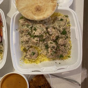 Sindibad Mediterranean Restaurant  - Chicken with Garlic and Cilantro, pita and Small Tomato Soup - Mediterranean Near Me - Fort Worth, Texas