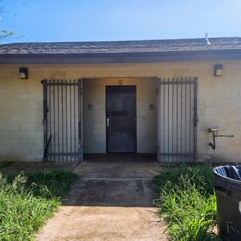 Kahiwelo Park - restroom - Parks Near Me - Kapolei, Hawaii Kahiwelo Park - restroom - Parks Near Me - Kapolei, Hawaii