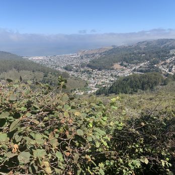 San Pedro Valley Park - Views on the Montara Mountain trail - Parks Near Me - Pacifica, California
