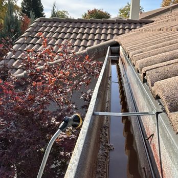Marin Window Cleaning - We hose out all the gutters to leave them ready for the rain season. - Window Washing Near Me