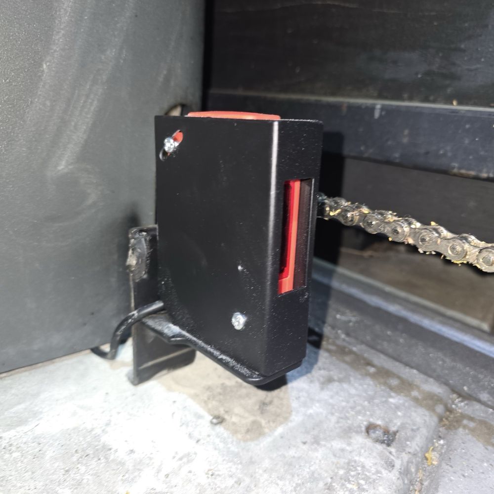Gates Express - Safety eye device sensor - Garage Door Services Near Me - Los Angeles, California Gates Express - Safety eye device sensor - Garage Door Services Near Me - Los Angeles, California