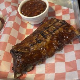 Half rack of ribs with baked beans