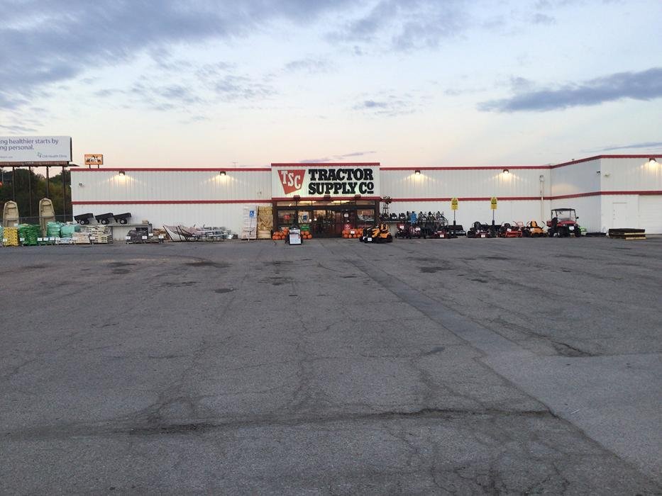 TRACTOR SUPPLY Updated September 2024 15 Photos & 10 Reviews 7910