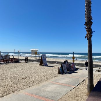 Lahaina Beach House - Bars Near Me - San Diego, California