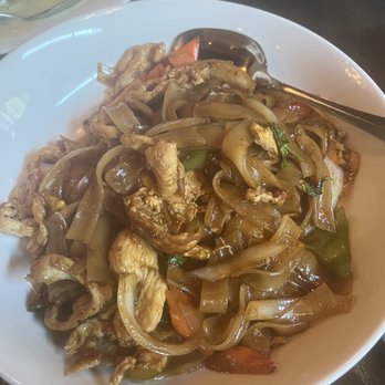 Dahla - Drunken noodles - Thai Near Me - New Orleans, Louisiana