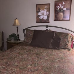 Lakes of Danbury - Guest Room