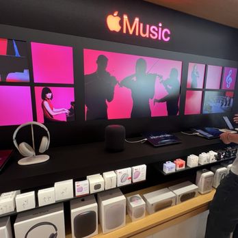 Apple Broadway Plaza - 12/1/24 FYI - Mobile Phones Near Me - Walnut Creek, California Apple Broadway Plaza - 12/1/24 FYI - Mobile Phones Near Me - Walnut Creek, California