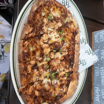 Union Bear Brewing Company - BBQ chicken flatbread - American Near Me - Plano, Texas Union Bear Brewing Company - BBQ chicken flatbread - American Near Me - Plano, Texas