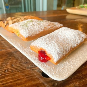 The Vintage - Beignet Flight - Cafes Near Me - Baton Rouge, Louisiana