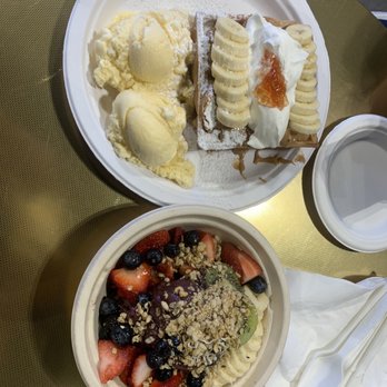 Waffle and Berry - Acai Bowl Peanut Butter Waffle - Waffles Near Me - Honolulu, Hawaii Waffle and Berry - Acai Bowl Peanut Butter Waffle - Waffles Near Me - Honolulu, Hawaii