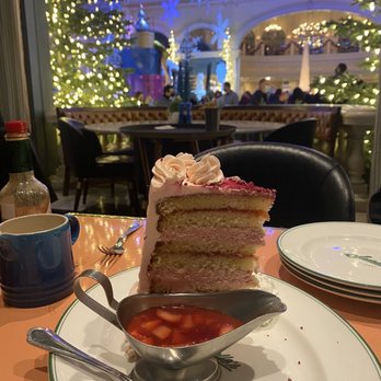 Sadelle's - Strawberry cake - Breakfast & Brunch Near Me - Las Vegas, Nevada